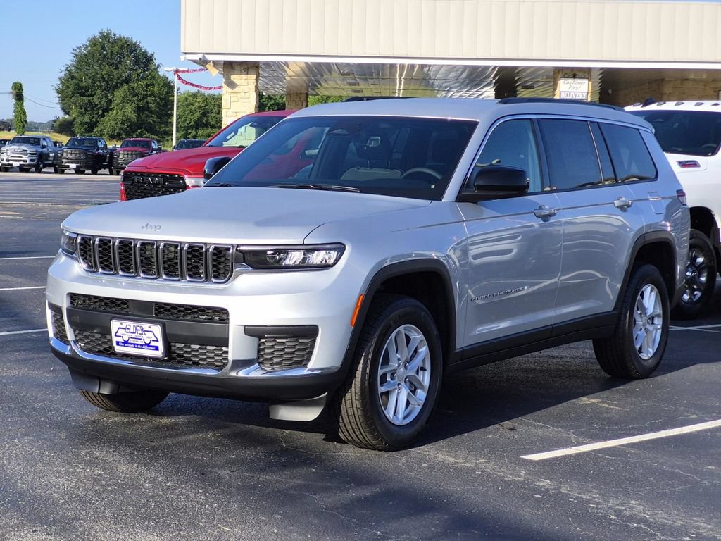 New 2026 Jeep Grand Cherokee L Laredo RWD image 3