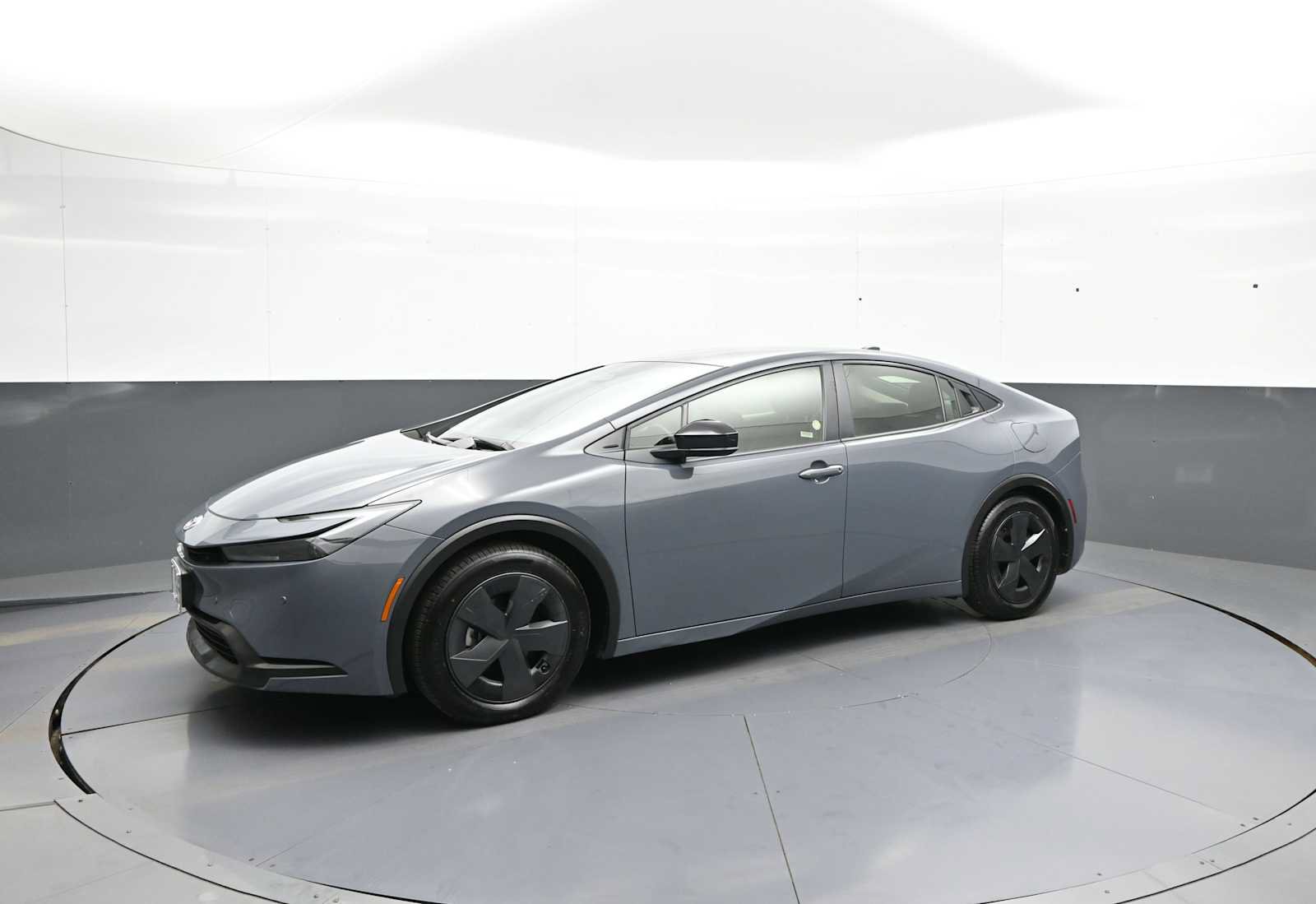 Certified 2025 Toyota Prius LE FWD image 10