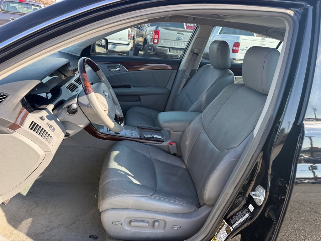 Used 2009 Toyota Avalon Limited image 9