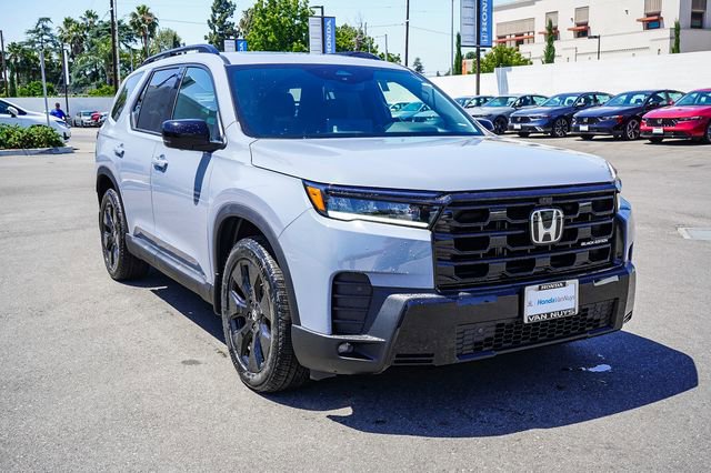New 2026 Honda Pilot Black Edition image 3