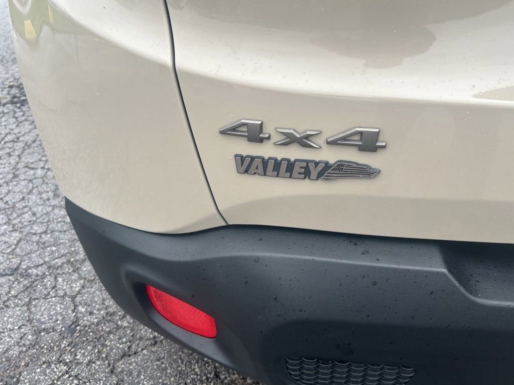 Used 2016 Jeep Renegade 75th Anniversary AWD/4WD image 6