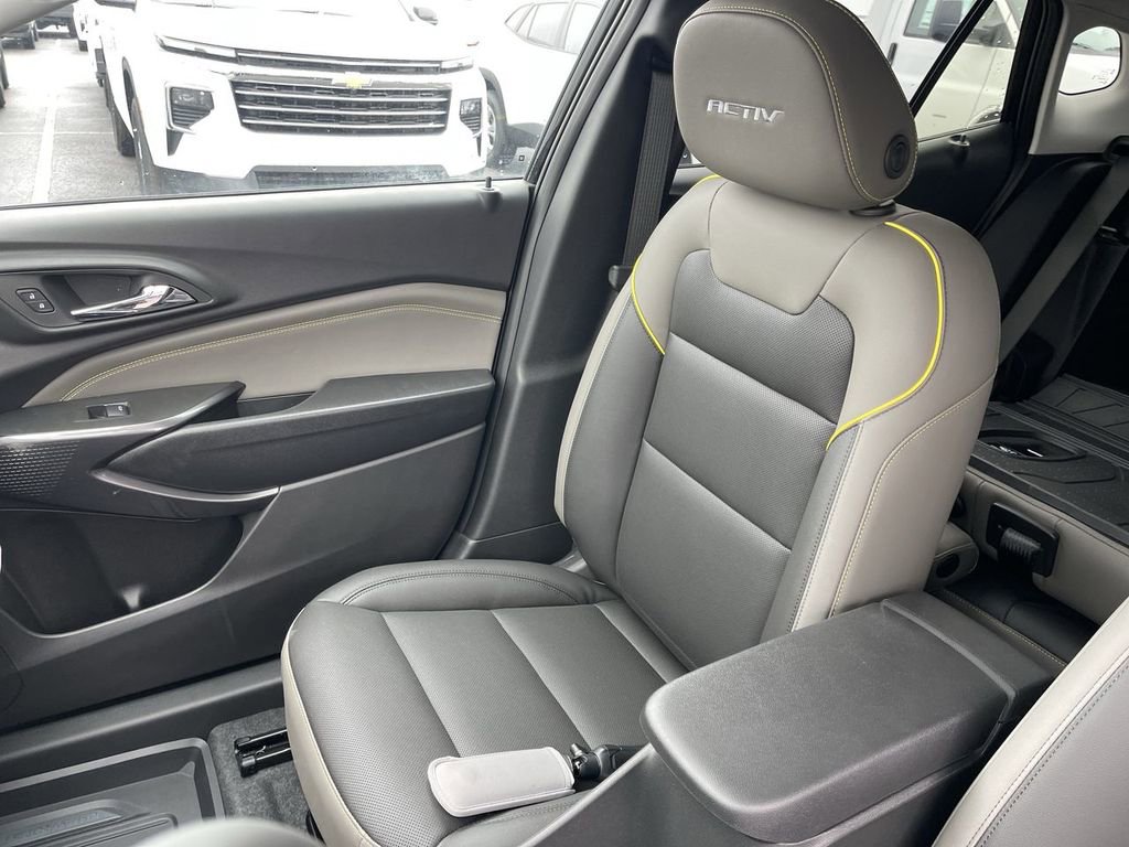 New 2026 Chevrolet Trax ACTIV w/ Sunroof Package FWD image 24