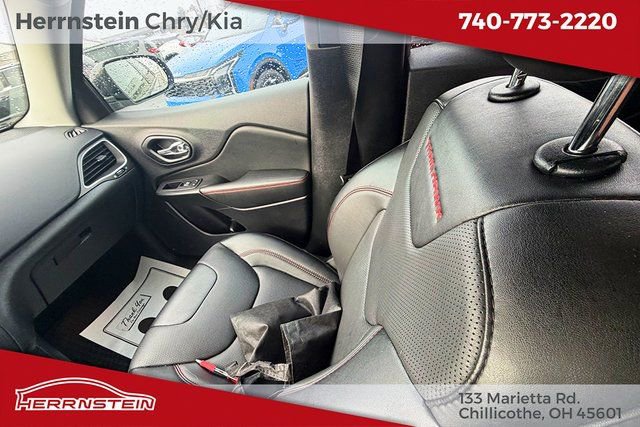 Used 2022 Jeep Cherokee Trailhawk w/ Premium Leather Package image 11