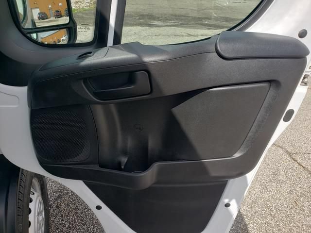 Used 2025 RAM ProMaster 2500 w/ Convenience Group FWD image 18