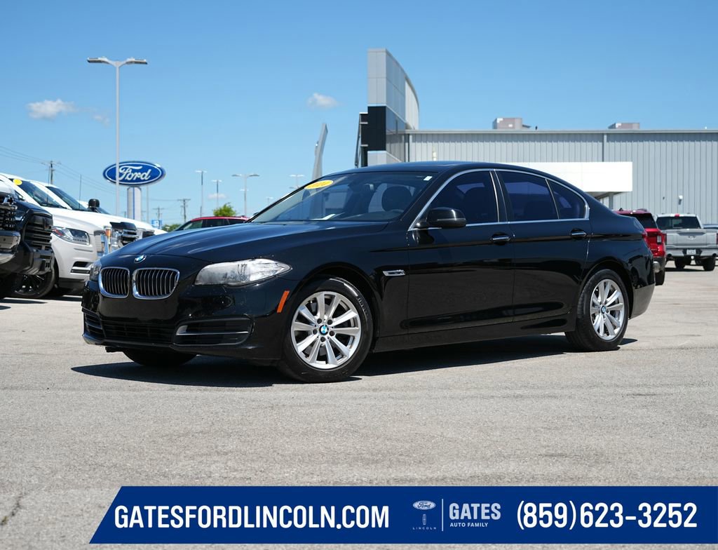 Used 2014 BMW 528i xDrive Sedan AWD/4WD image 1