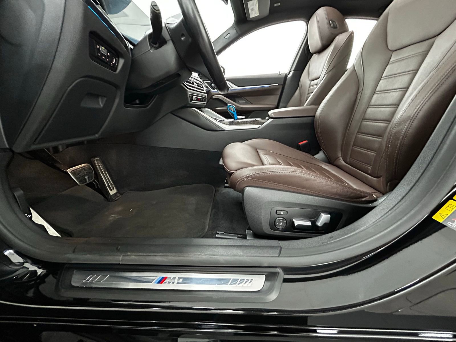 Used 2022 BMW i4 eDrive40 w/ M Sport Package image 32