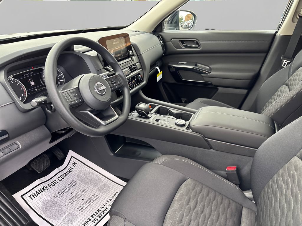 New 2025 Nissan Pathfinder S image 9