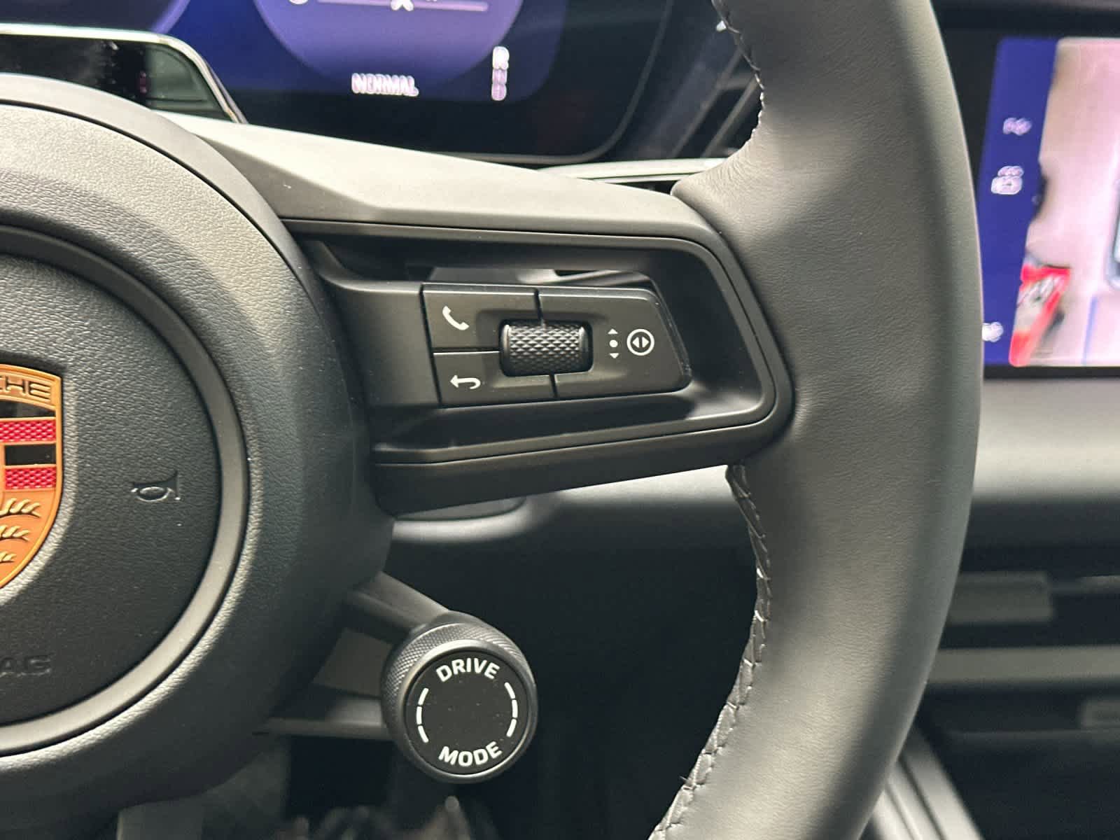 New 2026 Porsche Macan Electric RWD image 28