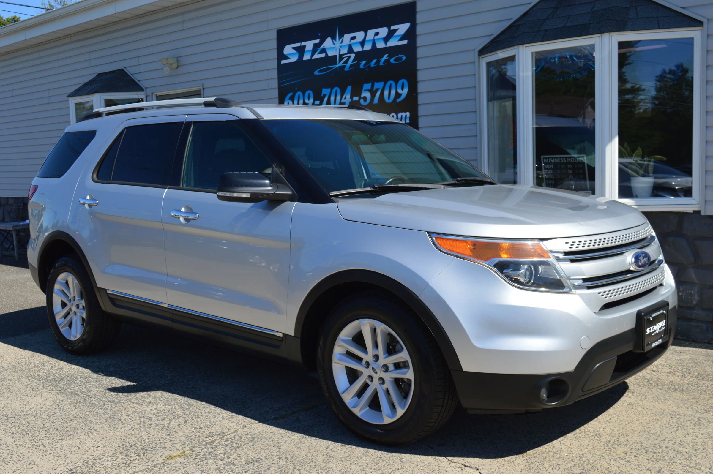 Used 2014 Ford Explorer XLT image 7