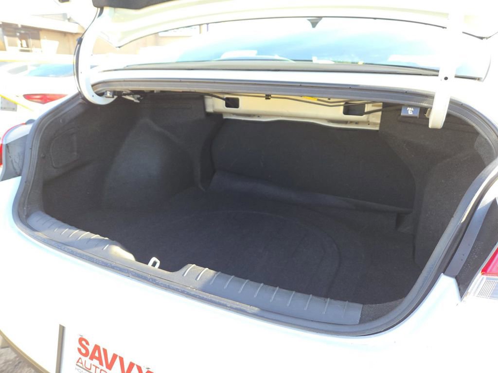 Used 2021 Hyundai Elantra SE image 14