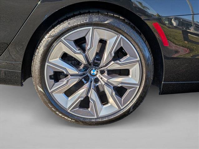 Used 2023 BMW 740i w/ Parking Assistance Package image 26