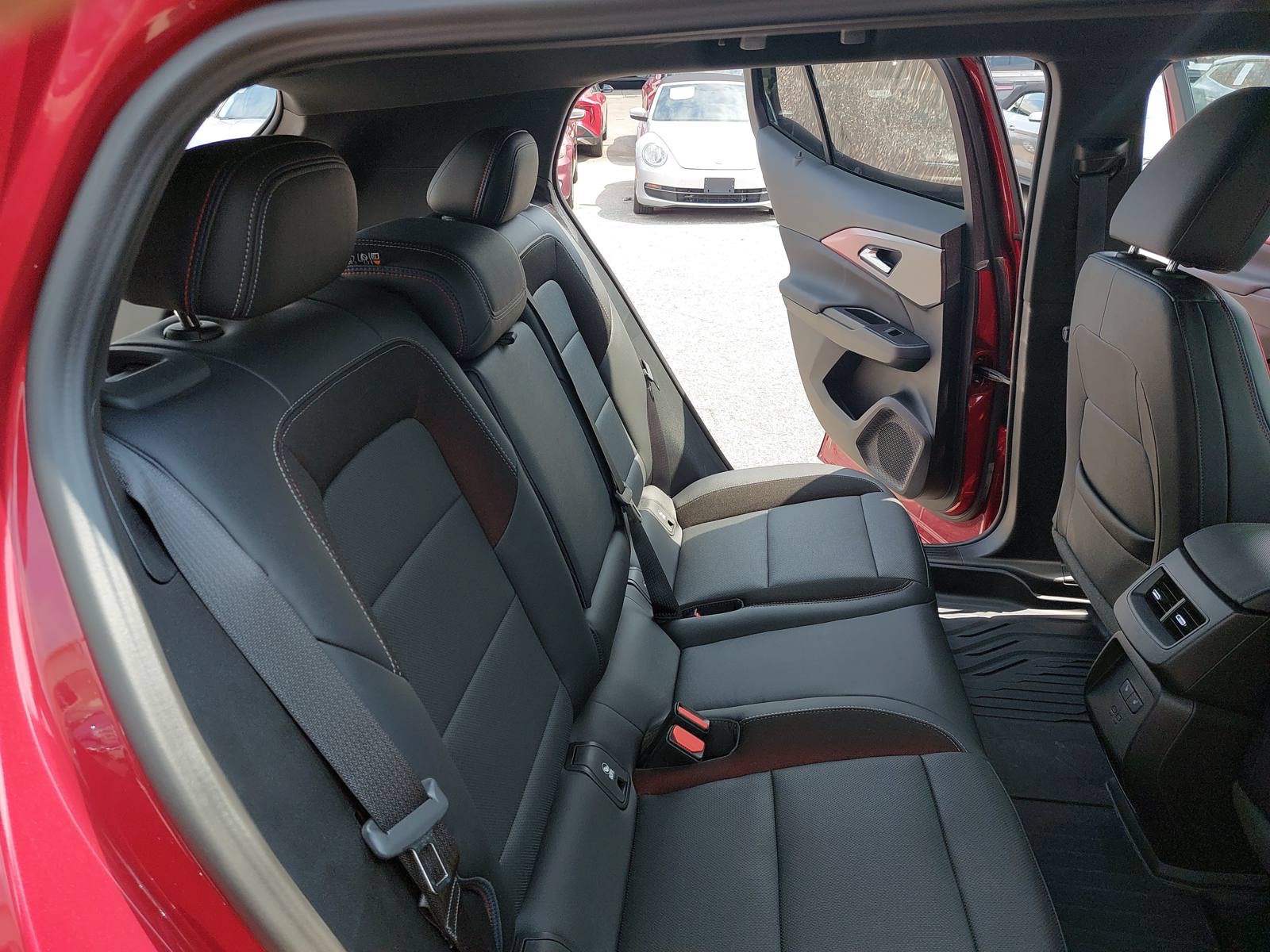 Used 2024 Chevrolet Equinox EV RS FWD image 12