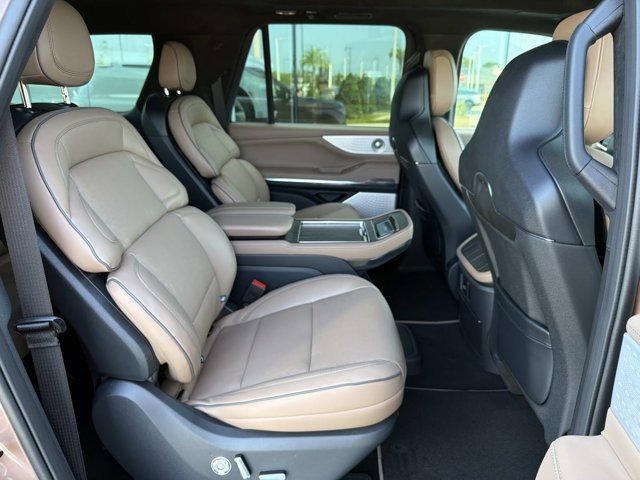New 2026 Lincoln Navigator L Black Label AWD/4WD image 22