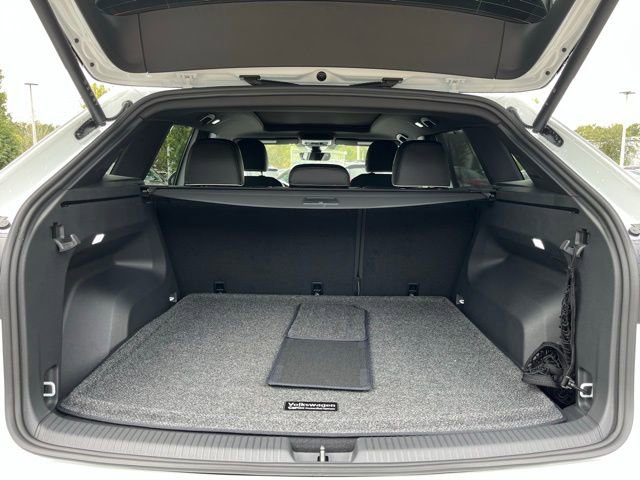 New 2026 Volkswagen Atlas Cross Sport SEL Premium R-Line image 17