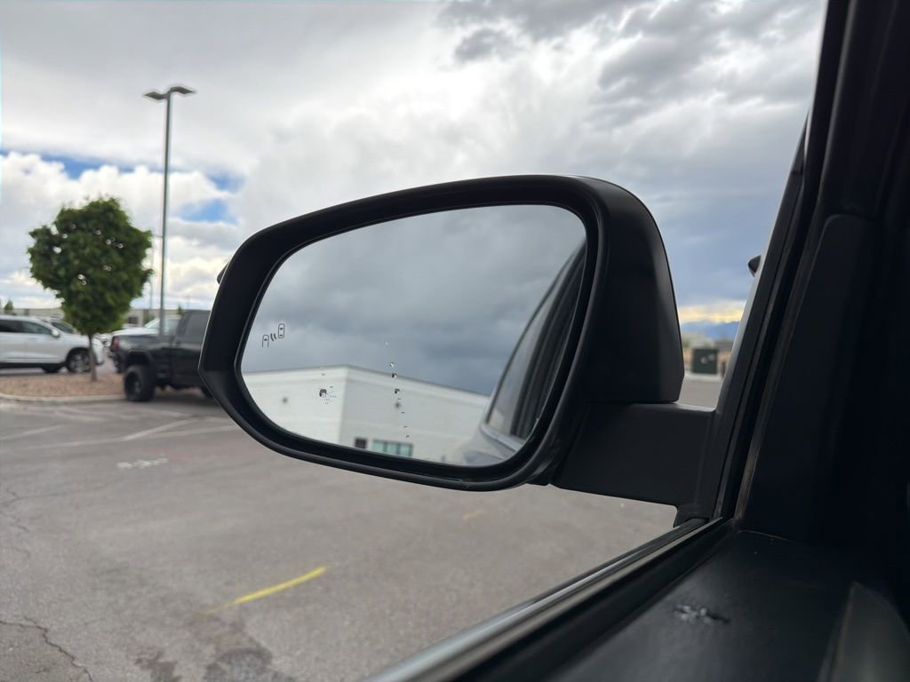 Used 2017 Toyota RAV4 Limited image 4