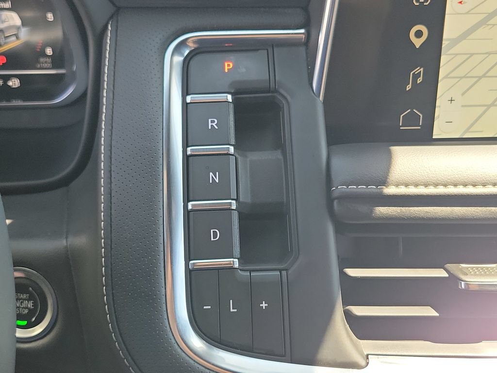 Used 2023 GMC Yukon SLT w/ SLT Luxury Package RWD image 11