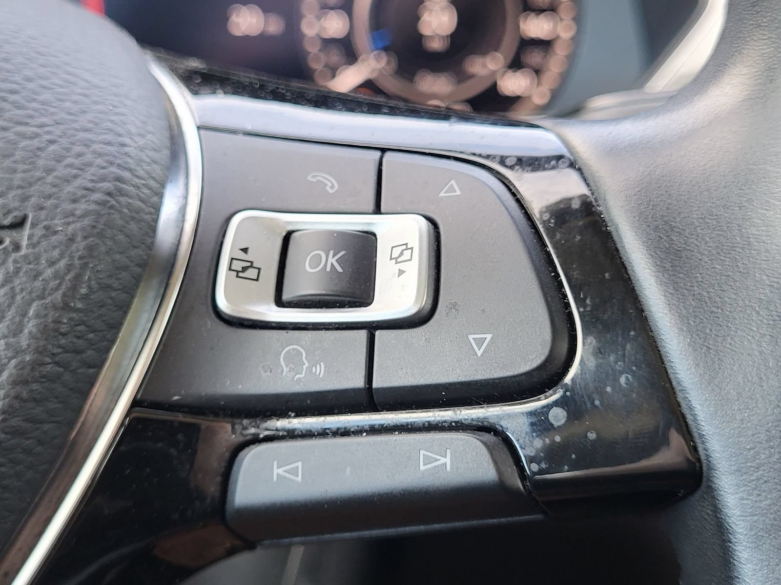Used 2018 Volkswagen Tiguan SEL Premium AWD/4WD image 20