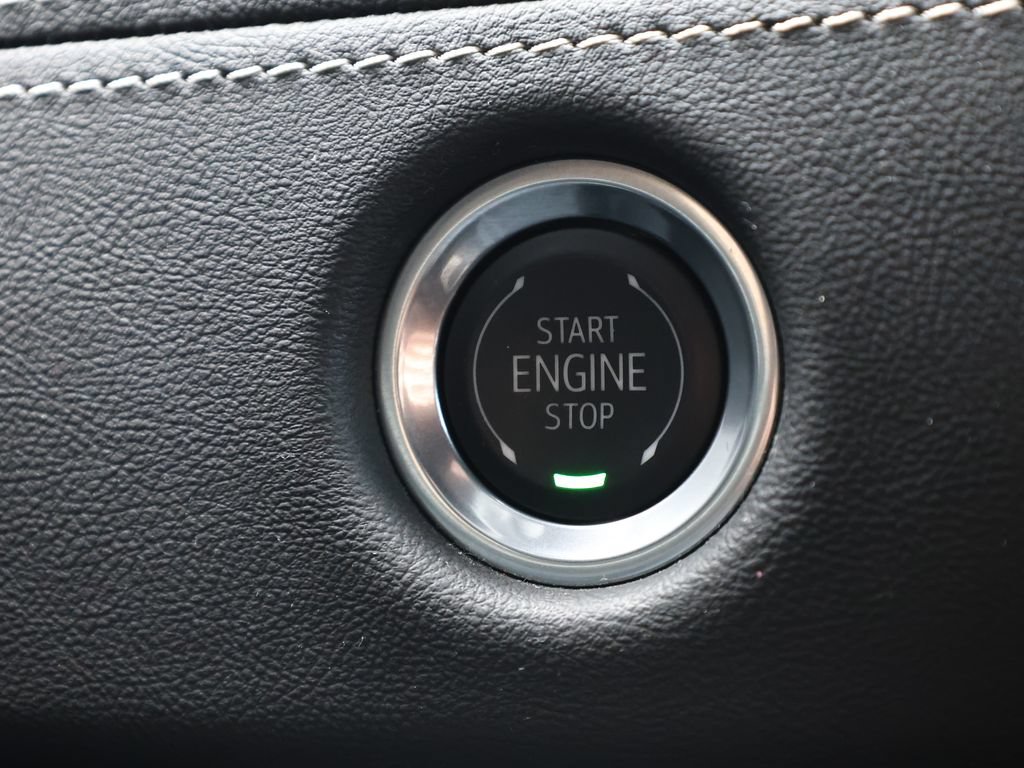 Used 2025 Cadillac Escalade ESV Premium Luxury w/ LPO, Floor Liner Package AWD/4WD image 40