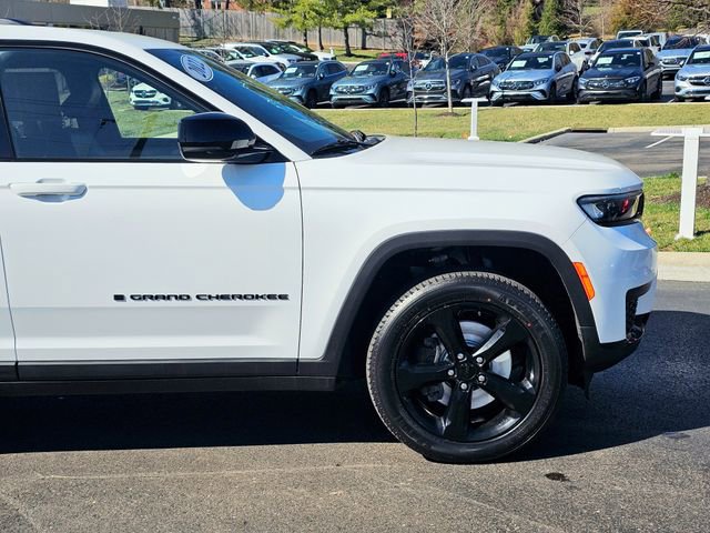 Used 2022 Jeep Grand Cherokee L Laredo image 6