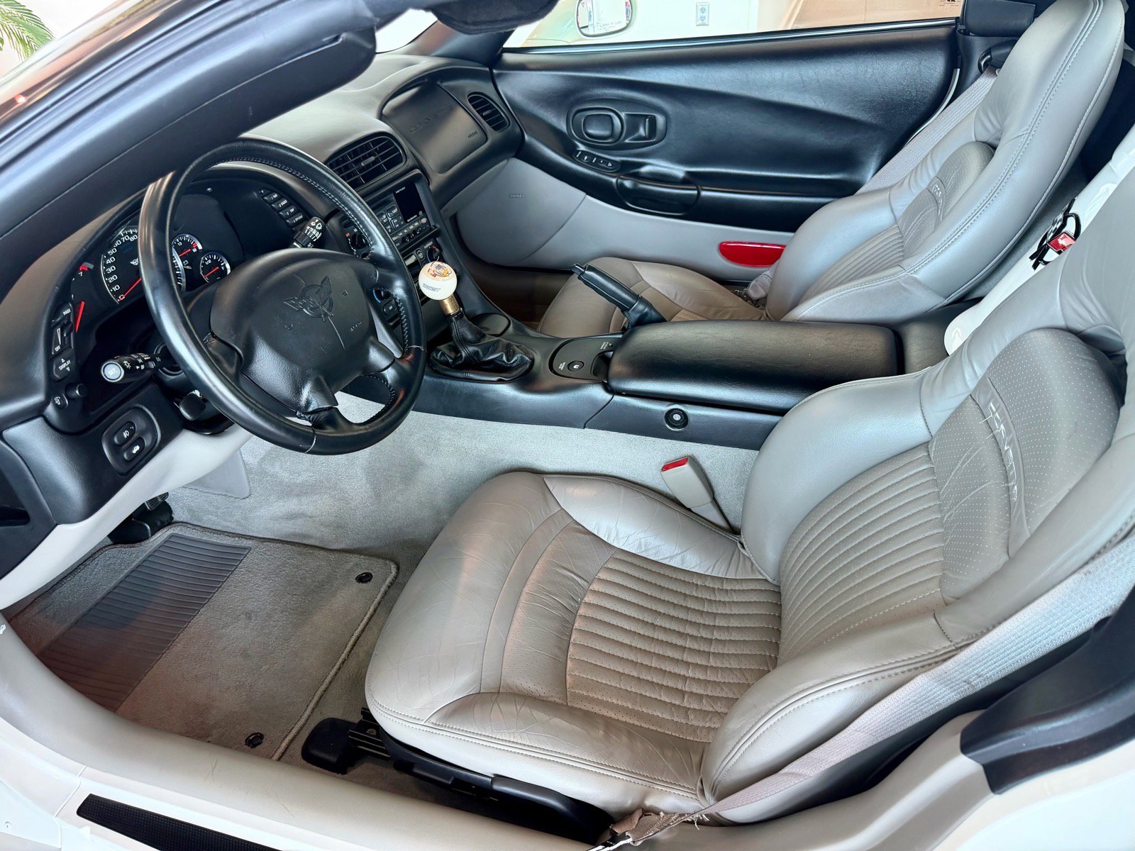 Used 2001 Chevrolet Corvette Convertible w/ Preferred Equipment Group2 image 21