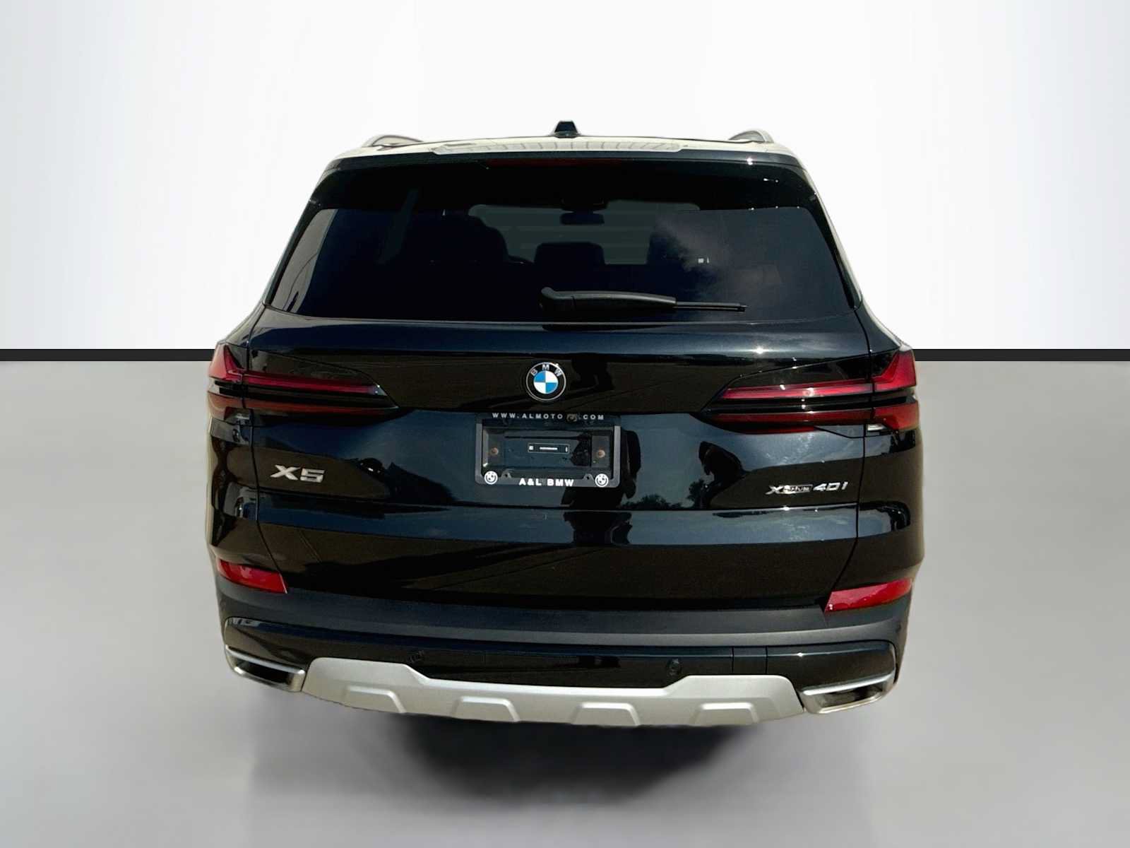 Used 2024 BMW X5 xDrive40i w/ Premium Package AWD/4WD image 4