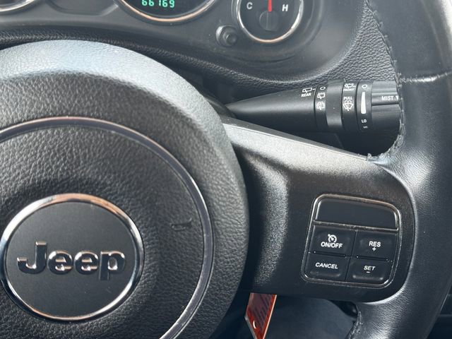 Used 2014 Jeep Wrangler Unlimited Sahara w/ Connectivity Group AWD/4WD image 24