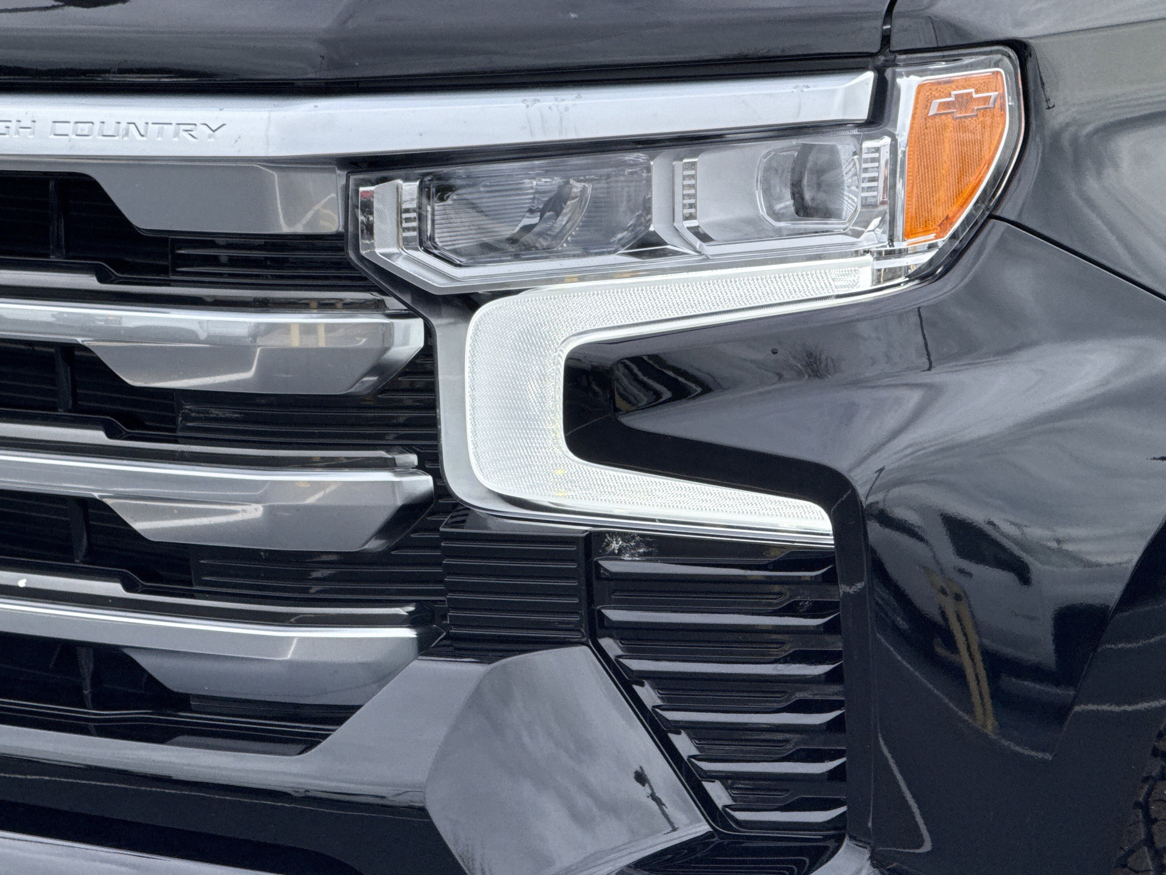 Certified 2025 Chevrolet Silverado 1500 High Country w/ Technology Package image 6