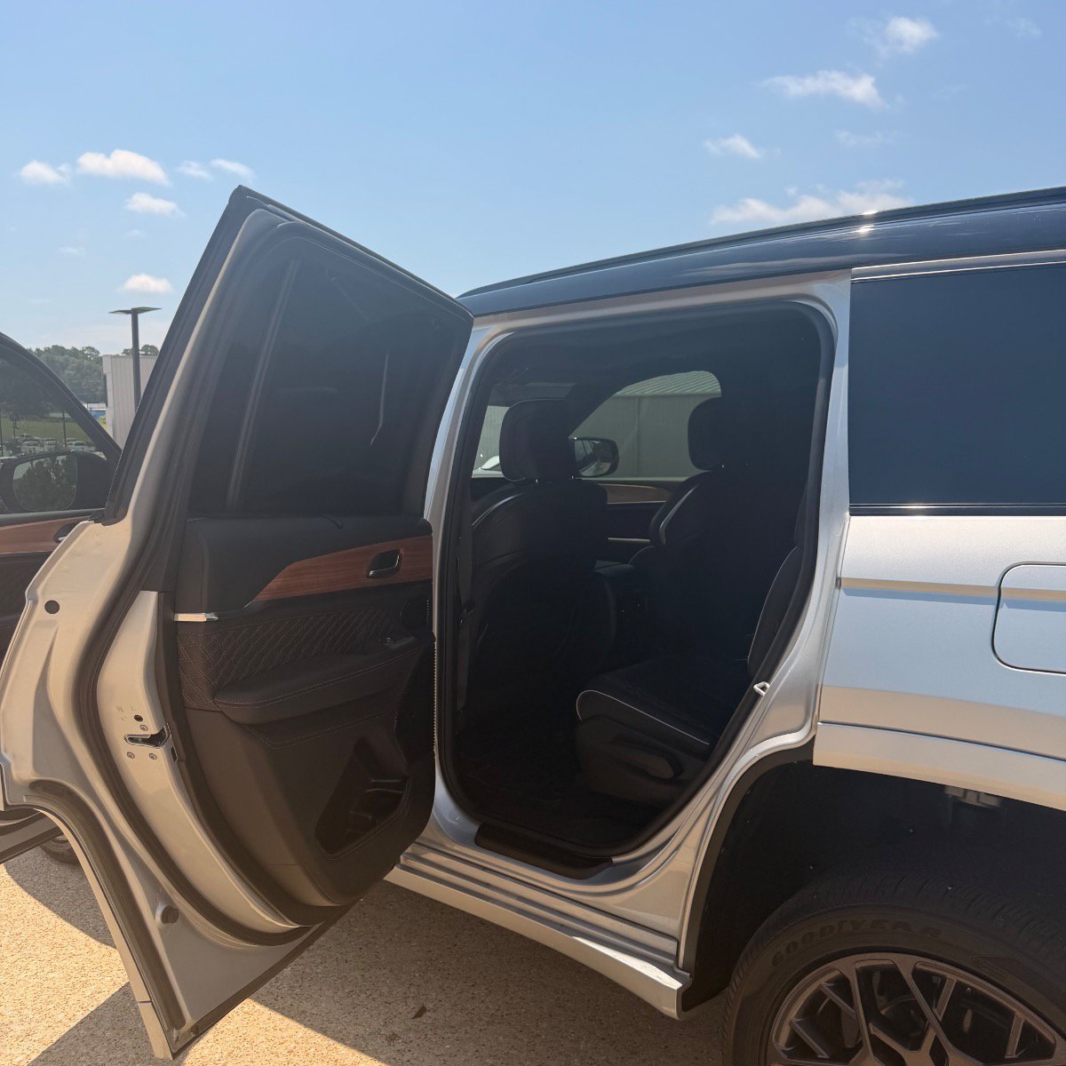 Used 2026 Jeep Grand Cherokee L Summit w/ Obsidian Package AWD/4WD image 21