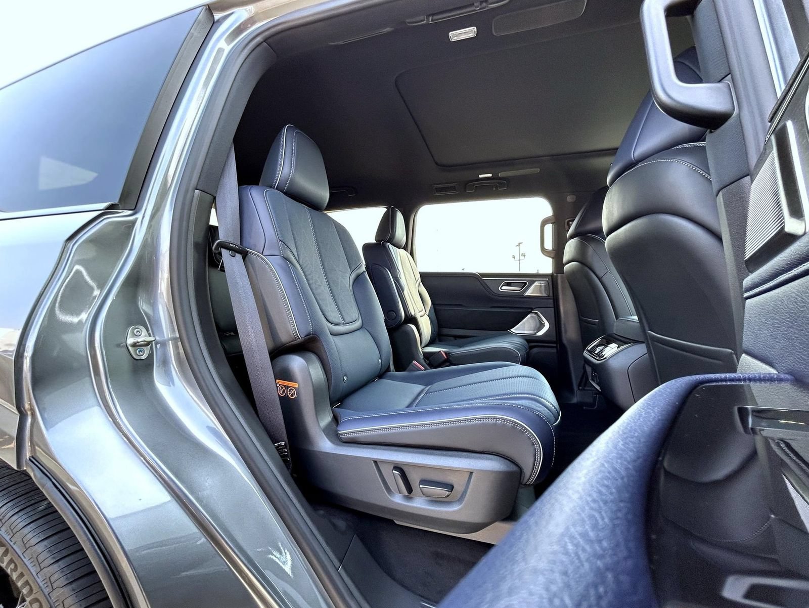 New 2027 INFINITI QX80 Sensory AWD/4WD image 18