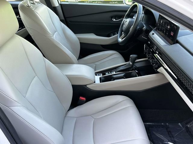 Used 2023 Honda Accord Touring image 9
