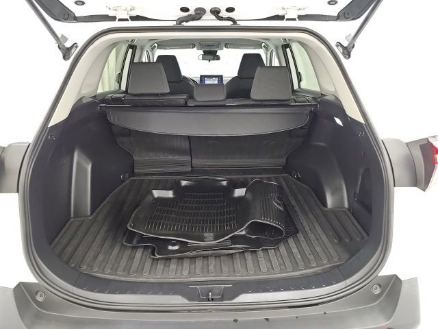 Certified 2022 Toyota RAV4 XLE image 32