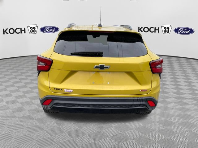 Used 2024 Chevrolet Trax RS w/ Sunroof Package FWD image 7