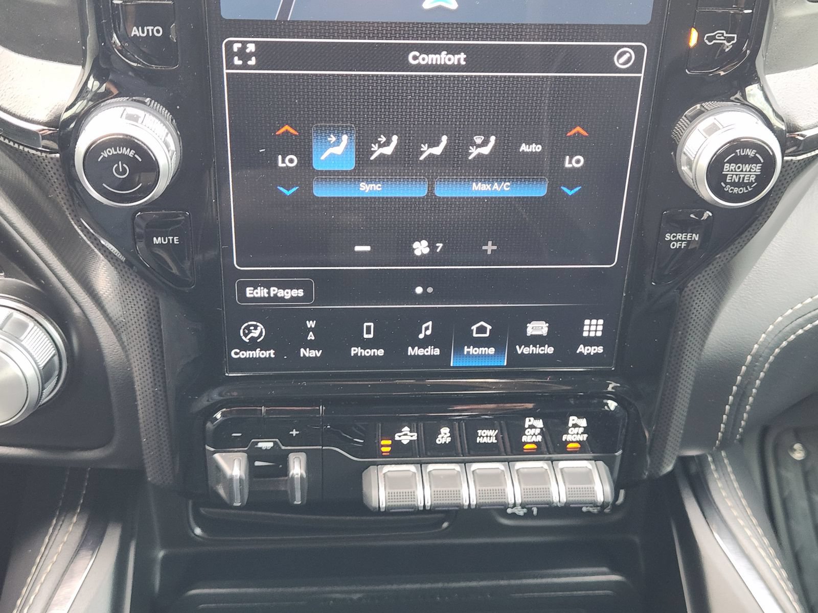 Used 2024 RAM 1500 Limited AWD/4WD image 19