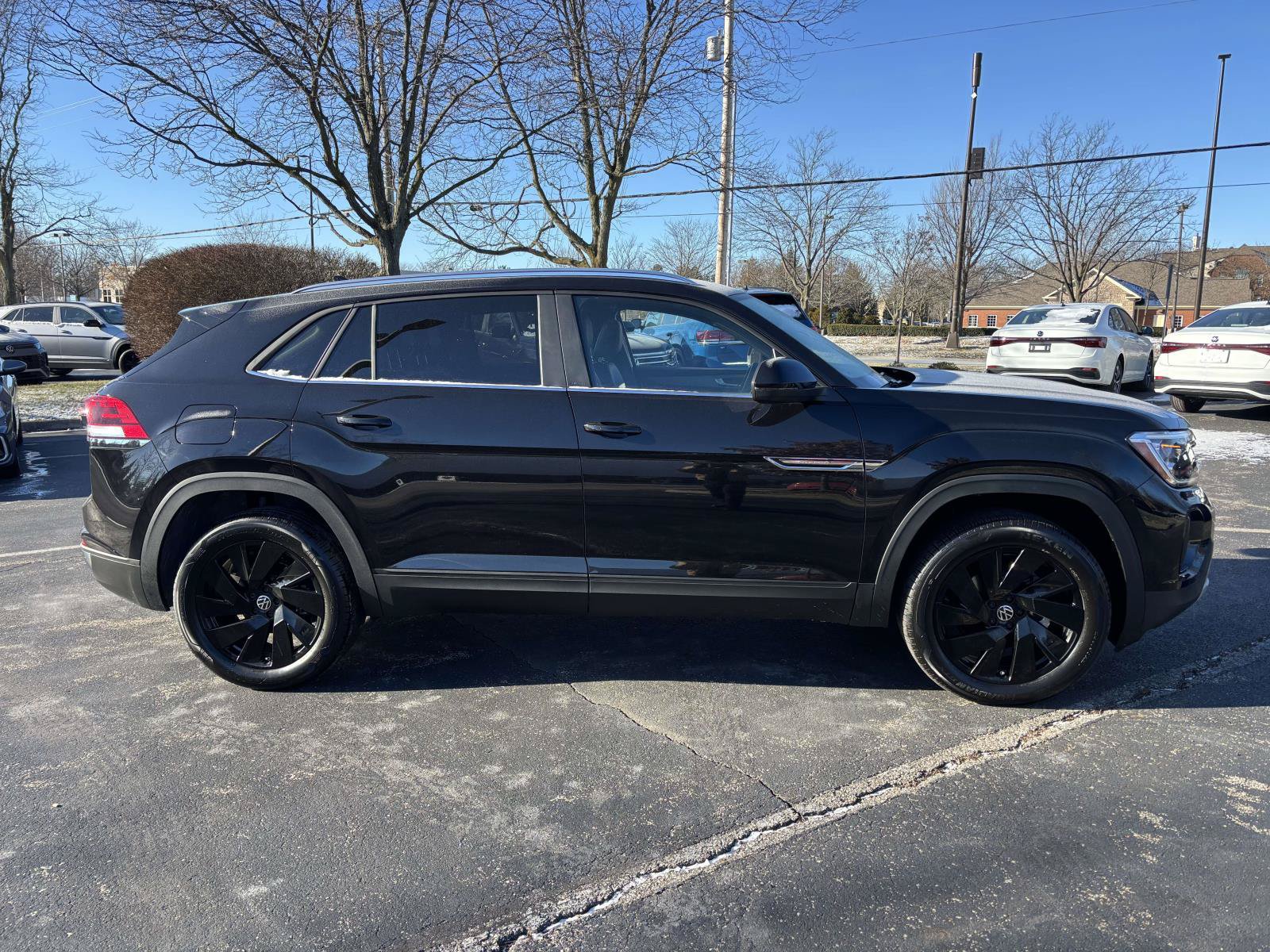 New 2026 Volkswagen Atlas Cross Sport SE FWD image 8