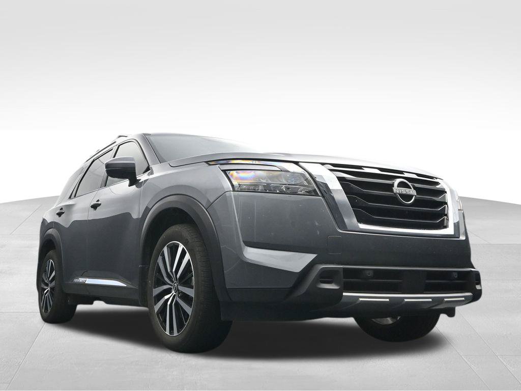 Used 2025 Nissan Pathfinder Platinum AWD/4WD image 43