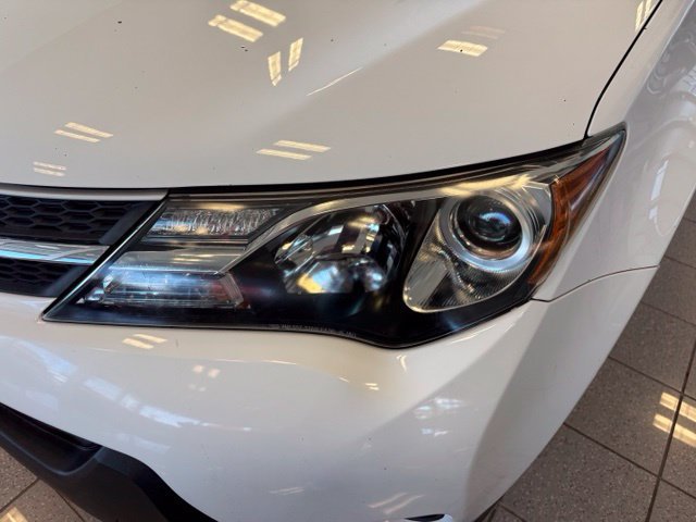 Used 2015 Toyota RAV4 LE AWD/4WD image 11