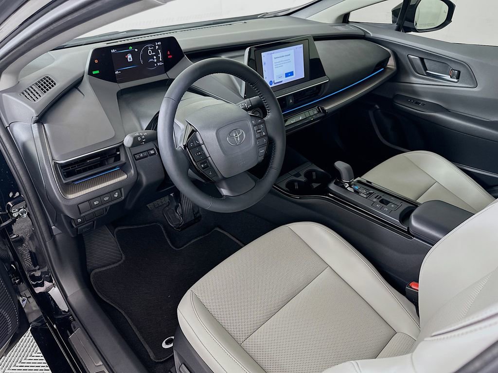 Used 2026 Toyota Prius XLE FWD image 9