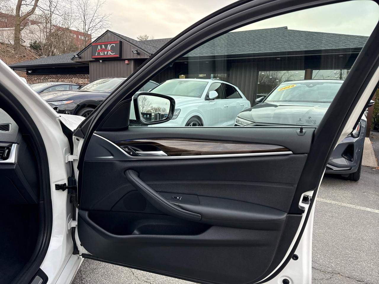 Used 2019 BMW 530i xDrive w/ Convenience Package image 34