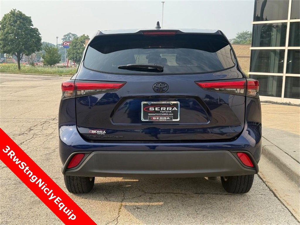 Used 2023 Toyota Highlander LE image 4