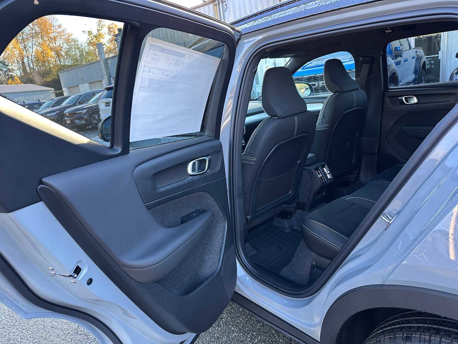 New 2026 Volvo XC40 B5 Ultra w/ Climate Package image 16