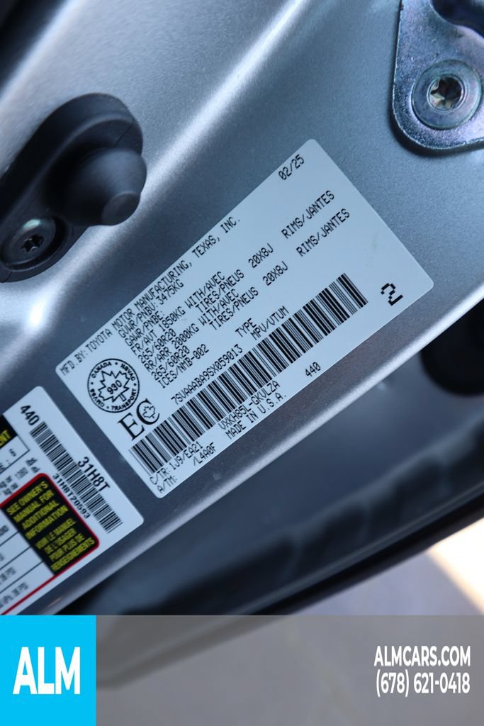 Used 2025 Toyota Sequoia Limited AWD/4WD image 43