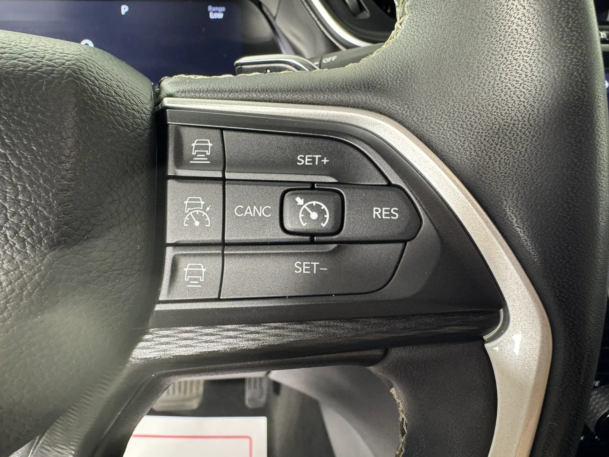 Used 2023 Jeep Grand Cherokee L Laredo AWD/4WD image 16