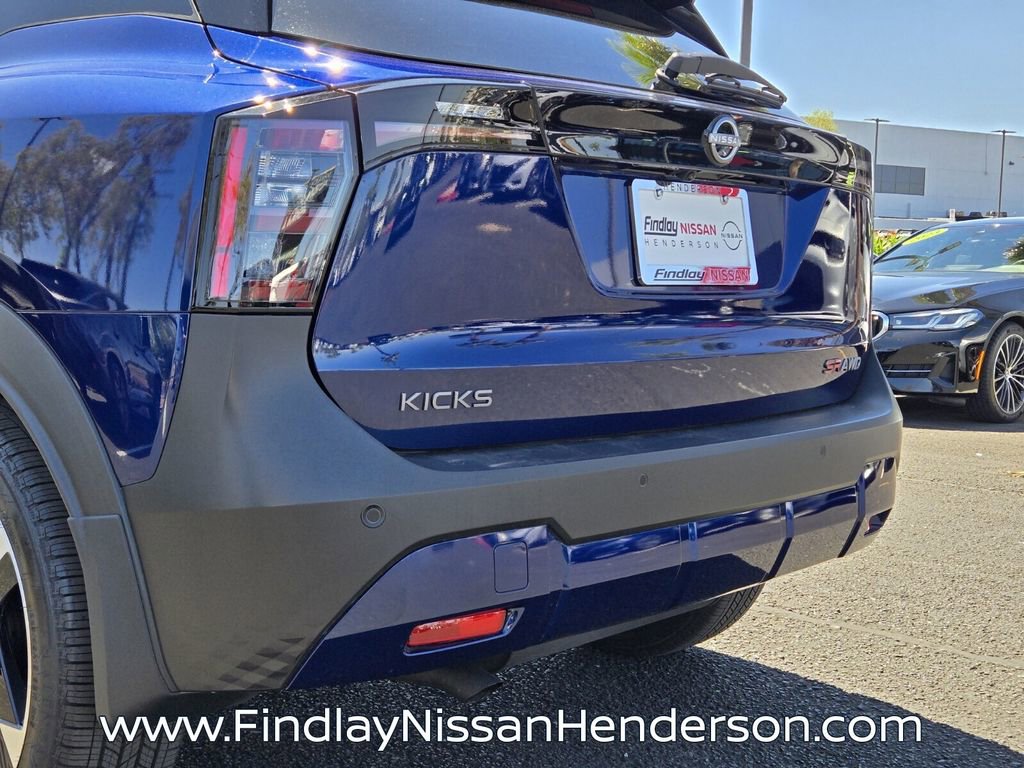 Used 2025 Nissan Kicks SR AWD/4WD image 5