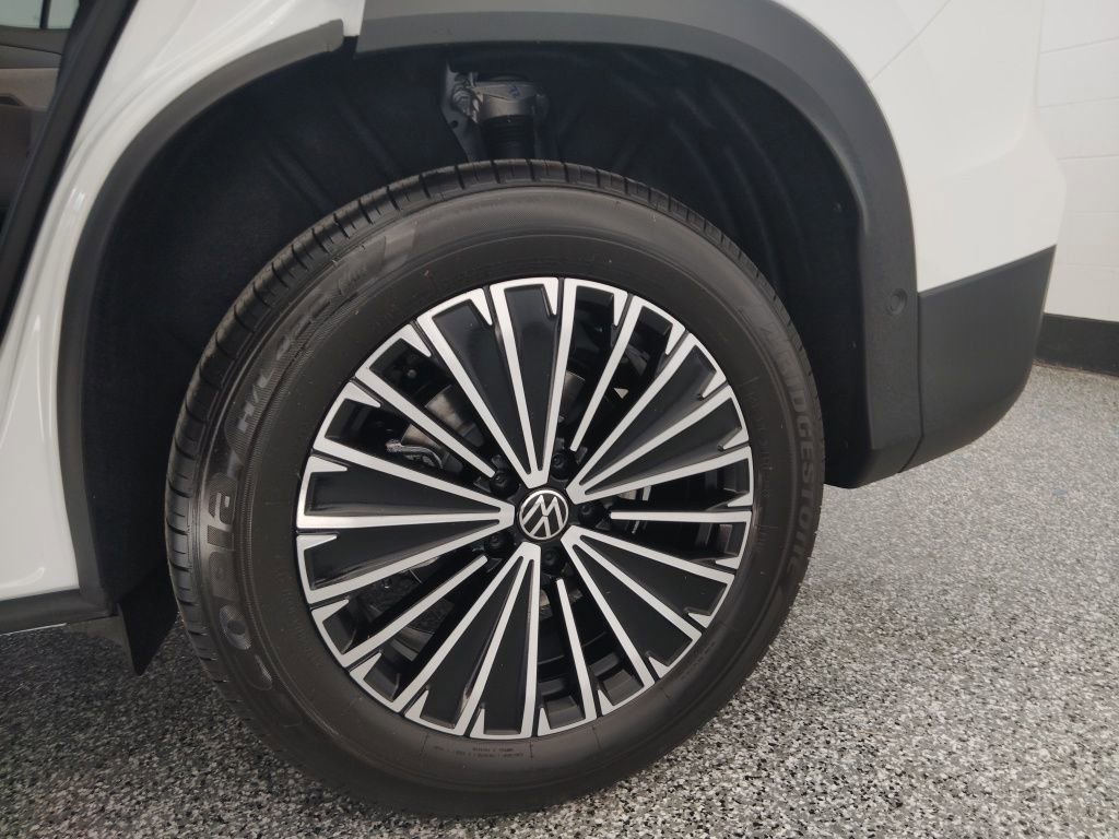 New 2026 Volkswagen Tiguan S FWD image 19