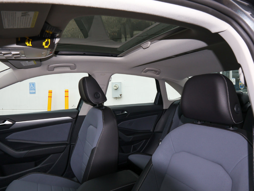New 2027 Volkswagen Jetta SE FWD image 12