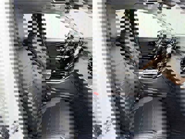 Used 2024 Mercedes-Benz GLC 300 image 26