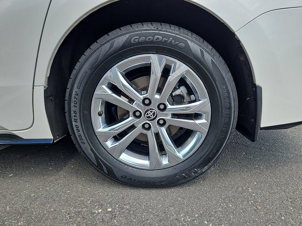 Used 2021 Toyota Sienna Platinum AWD/4WD image 9