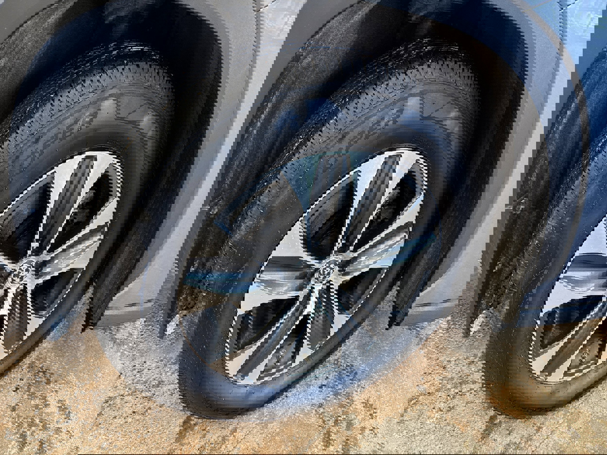 Used 2021 Toyota Highlander XLE image 13