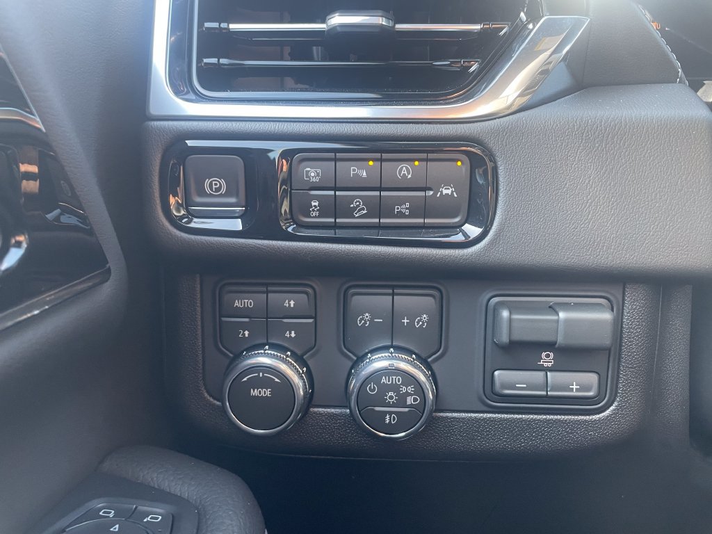 New 2026 GMC Yukon Denali w/ Advanced Technology Package AWD/4WD image 15