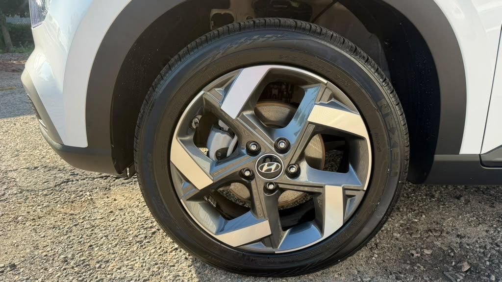 Certified 2026 Hyundai Venue SEL FWD image 11